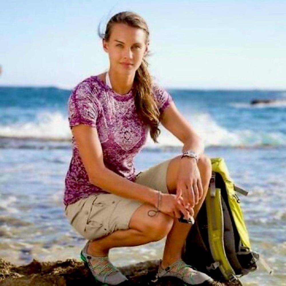 Athleta Capri Cargo Khaki Bermuda Shorts